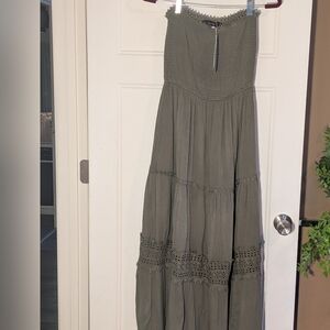 NWT Zesica Strapless Olive Maxi Dress with Crochet Panels. Size Medium. Rayon.